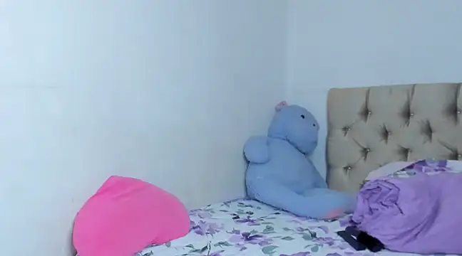 Snapshot of StassieBell chatting on 01.22.25 StassieBell online show from 01.22.25