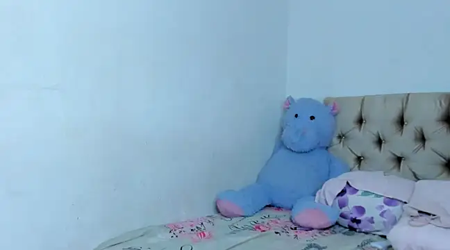 Snapshot of StassieBell chatting on 02.02.25 StassieBell online show from 02.02.25