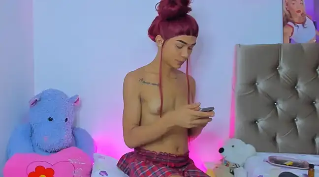 Snapshot of StassieBell chatting on 02.11.25 StassieBell online show from 02.11.25