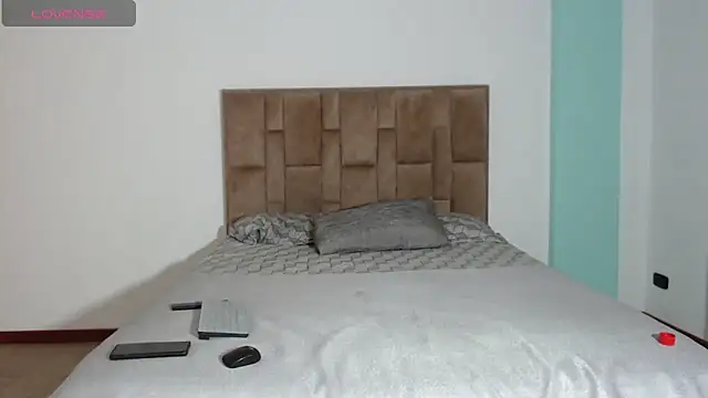 aleejhandraa online show from 11.09.25