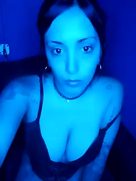 Snapshot of shishiii_11 chatting on 12.18.24 shishiii 11 online show from 12.18.24