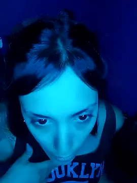 Snapshot of shishiii_11 chatting on 12.23.24 shishiii 11 online show from 12.23.24