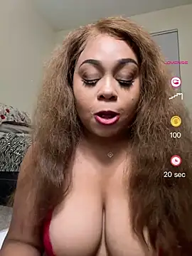 Snapshot of camiliaskye chatting on 06.07.26 camiliaskye online show from 06.07.26