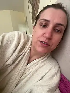Snapshot of Bia_sexynovaes chatting on 06.03.26 Bia sexynovaes online show from 06.03.26