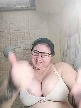 Holly-69 online show from 11.23.25