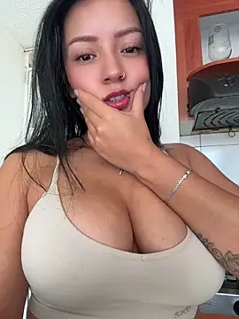 Snapshot of missycanoo chatting on 05.18.26 missycanoo online show from 05.18.26