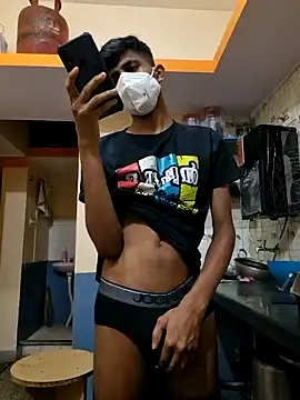 KissesBoyAD online show from 12.18.24