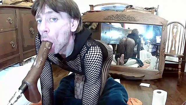 MaxJr8008 online show from 11.03.25