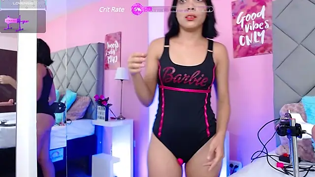 SaraSchmitt online show from 02.25.25