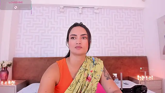 Snapshot of anany__ chatting on 10.20.25 anany online show from 10.20.25