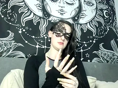 LexiSnowUK online show from 02.06.25