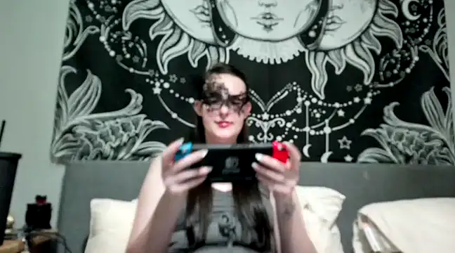 LexiSnowUK online show from 02.20.25