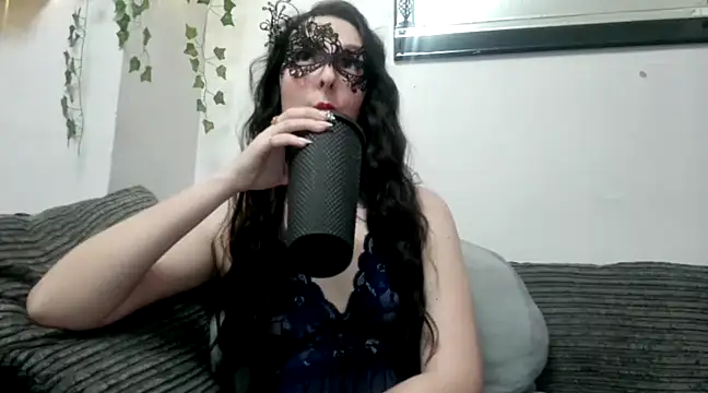 LexiSnowUK online show from 02.28.25