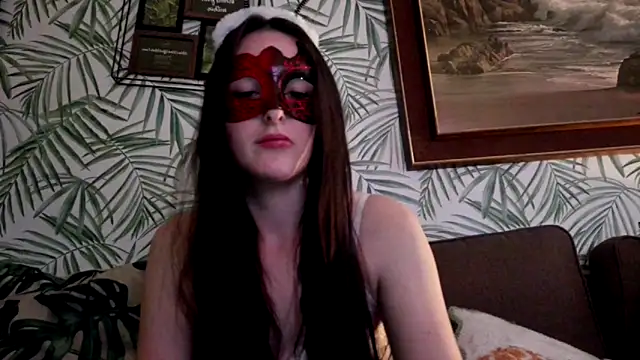 LexiSnowUK online show from 10.25.25