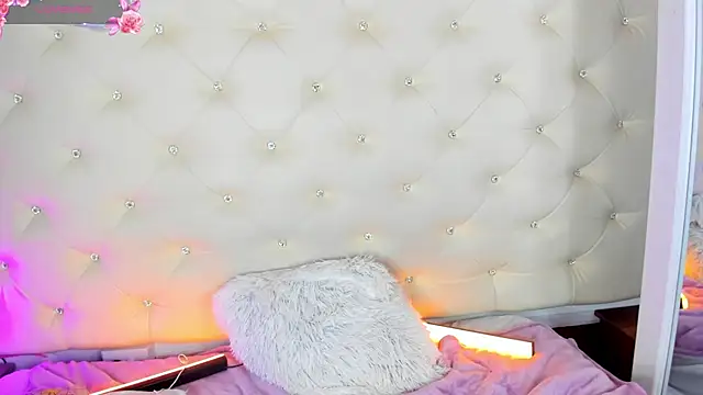  jade white  online show from 02.07.25