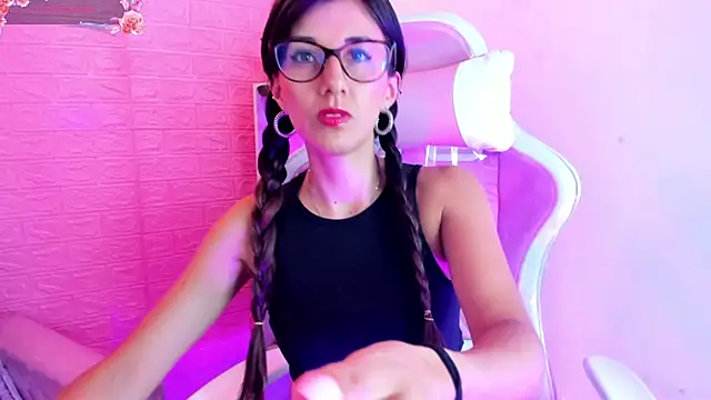  jade white  online show from 03.22.25