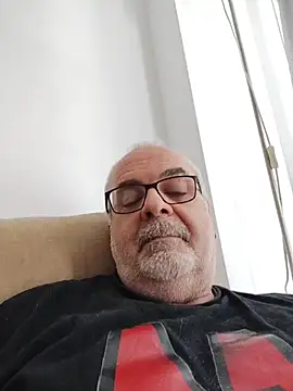 Snapshot of Satiro_Sevilla chatting on 04.27.26 Satiro Sevilla online show from 04.27.26