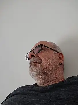 Snapshot of Satiro_Sevilla chatting on 05.15.26 Satiro Sevilla online show from 05.15.26