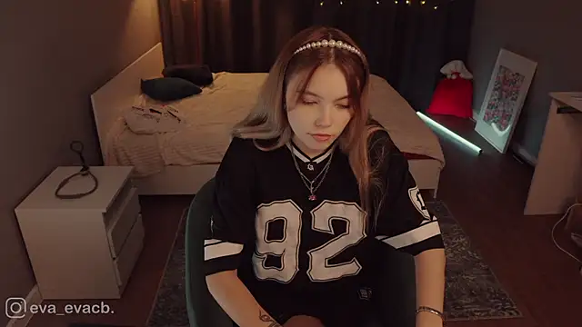 norakisses online show from 01.30.25