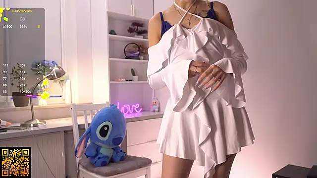 norakisses online show from 11.11.25