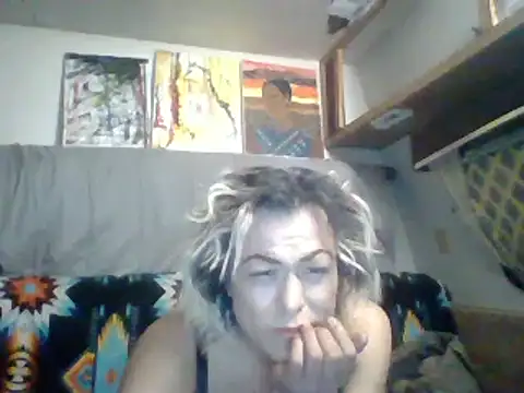 HoneyBdaQueen online show from 01.25.25