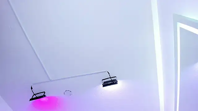 Ema louis  online show from 01.08.25