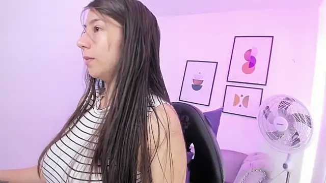 Ema louis  online show from 01.16.25