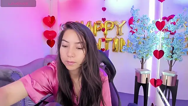 Ema louis  online show from 02.14.25