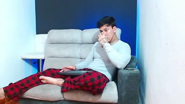 JUSTIN FULLER1 online show from 04.12.26