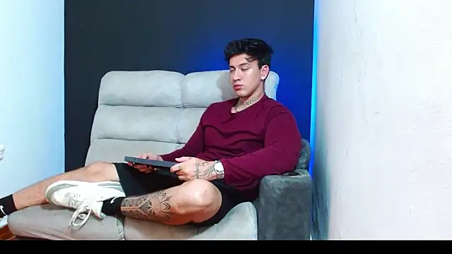 Snapshot of JUSTIN_FULLER1 chatting on 06.23.26 JUSTIN FULLER1 online show from 06.23.26