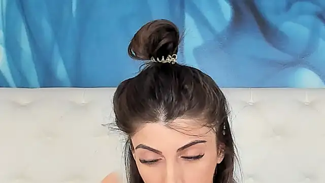 SkinnyDolly online show from 09.09.25