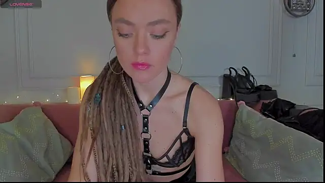 KellyFouler online show from 02.10.25