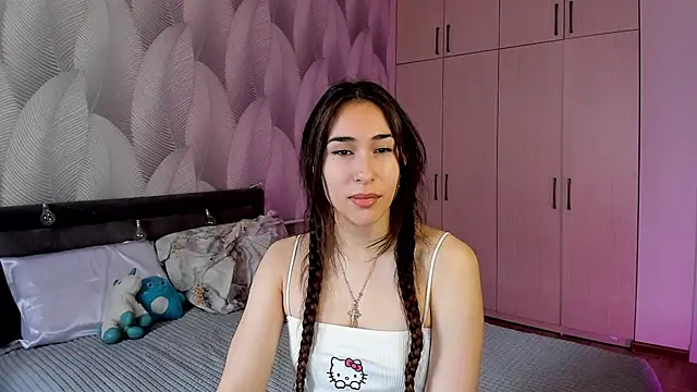 Snapshot of Bambiii_bby chatting on 12.10.24 Bambiii bby online show from 12.10.24