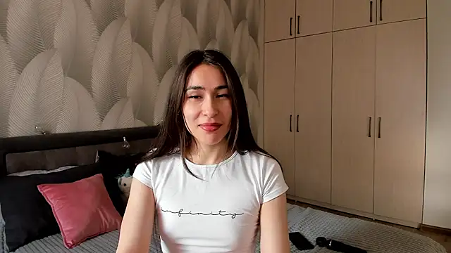 Snapshot of Bambiii_bby chatting on 02.21.25 Bambiii bby online show from 02.21.25