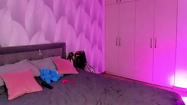 Snapshot of Bambiii_bby chatting on 10.21.25 Bambiii bby online show from 10.21.25