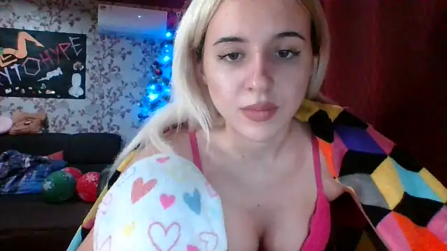 Snapshot of Puregirlaa chatting on 01.08.25 Puregirlaa online show from 01.08.25