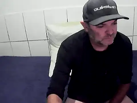 Snapshot of pierdona chatting on 04.26.26 pierdona online show from 04.26.26