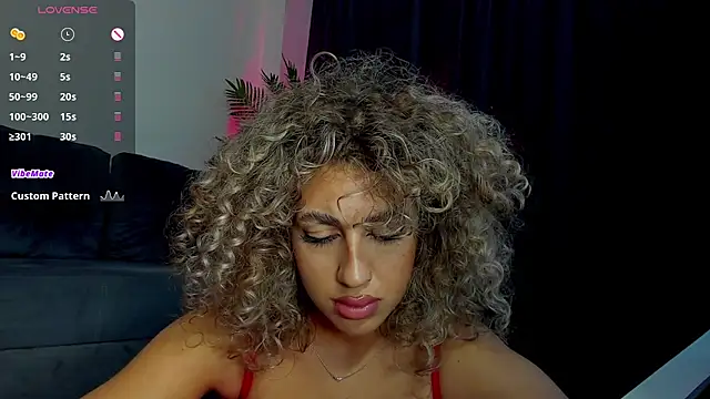 Snapshot of CurlyAnt0 chatting on 12.16.24 CurlyAnt0 online show from 12.16.24