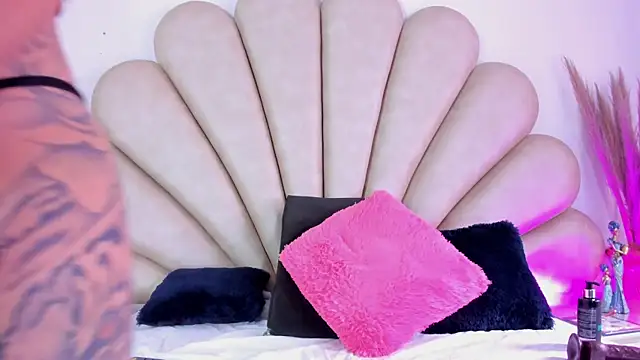 Anna  Spencer online show from 10.12.25