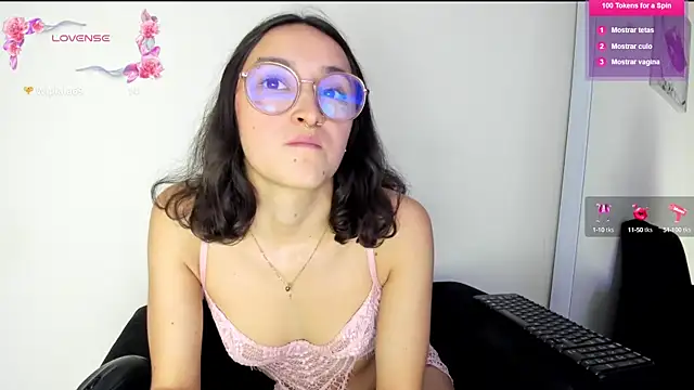 its  angelica  online show from 03.11.25