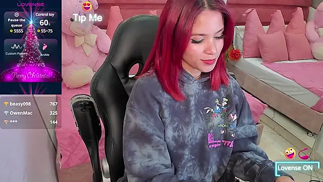 Snapshot of anna__duff chatting on 12.24.24 anna duff online show from 12.24.24