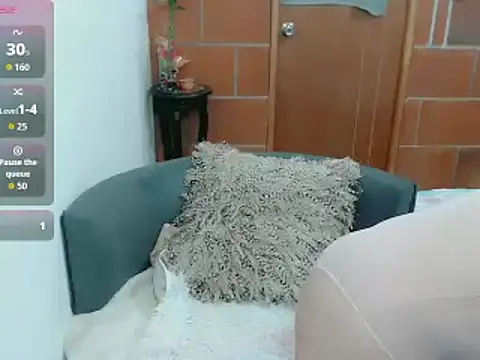 Snapshot of emily_rouxx chatting on 09.24.25 emily rouxx online show from 09.24.25