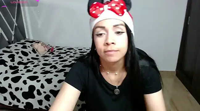 Amber Lovely online show from 12.18.24