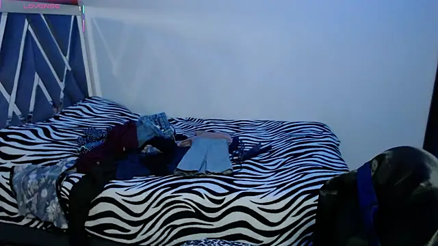 Amber Lovely online show from 09.26.25