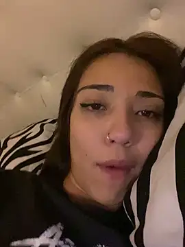 kittyprettybby online show from 10.31.25