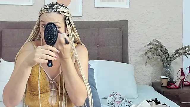 CarolinaGlamour online show from 09.10.25