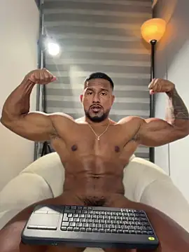 Snapshot of CallumMuscle chatting on 07.30.26 CallumMuscle online show from 07.30.26