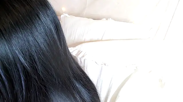 Snapshot of _yuki_chan chatting on 12.27.24 yuki chan online show from 12.27.24