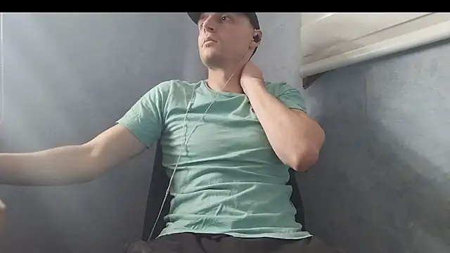 Snapshot of nextdoorneighbor chatting on 01.22.25 nextdoorneighbor online show from 01.22.25