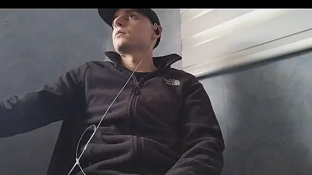 Snapshot of nextdoorneighbor chatting on 02.25.25 nextdoorneighbor online show from 02.25.25